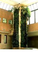 Ambassade de France , New Delhi, Pillar