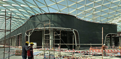 Kuweit International Tennis Complex, structure of the 410 m long Vertical Garden by Patrick Blanc, work in progress, Feb. 2019.jpeg