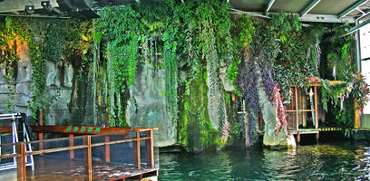 Nausicaa Aquarium, living plants on concrete by Patrick Blanc, 2003, Boulogne sur Mer, France