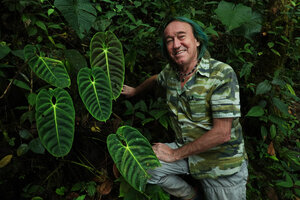 Patrick Blanc and Anthurium esmeraldense, Mashpi FR, Pichincha, Ecuador, Aug. 2021