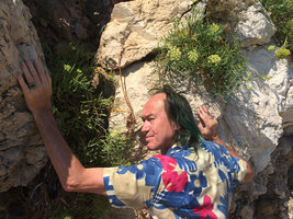 Patrick Blanc and Crithmum maritimum, Cap d&#039;Ail, Alpes Maritimes, France, Aug. 2015