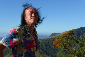 Patrick Blanc and Metrosideros collina in full bloom, road to Mt Victoria, Viti Levu, Fiji, Aug. 2016