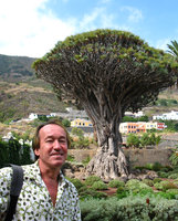 Patrick Blanc and one of the oldest Dracaena draco,Tenerife, Canary Islands, Aug 2007