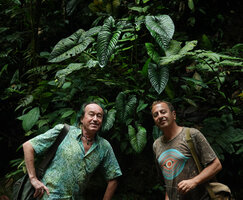 Patrick Blanc and Pascal Heni under Philodendron lynnhannoniae, Mashpi FR, Pichincha, Ecuador, Aug. 2021