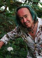 Patrick Blanc and Pavetta sp., way to Bondwa Peak, 1400 m asl, Uluguru Mts, Tanzania, Jan. 2021