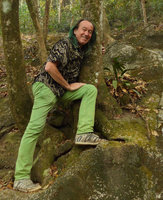 Patrick Blanc and the elusive Aspidistra punctata, the Peak, Hong Kong, April 2016