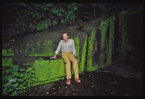 Patrick Blanc and the green iridescent liverwort Cyathodium cavernarum, Gandhi NP, Mumbai, India, July 2003
