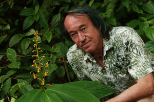 Patrick Blanc behind Globba albiflora var. aurea, Khao Lampi, Hat Thai Mueang NP, Phang Nga,Thailand, June 2019