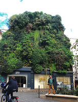 Patrick Blanc in front of his Oasis d&#039;Aboukir, Paris, Sept. 2022