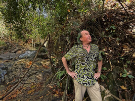 Patrick Blanc in the habitat of Begonia blancii, Balalacao waterfall, El Nido, Palawan, Philippines, April 2026