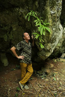 Patrick Blanc observing the perfect leaf shade avoidance due to differential growth of the blade margins in a Gesneriaceae species, Phang Nga, Thailand, March 2017