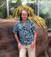 Patrick Blanc under a golden wig by Cleistocactus winteri, Botanical Garden, Columbus, Ohio, July 2016