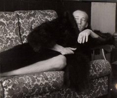 Patrick en manteau de skunk, May 1979