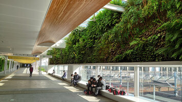 Shin Yamaguchi station Vertical Garden in April 2021