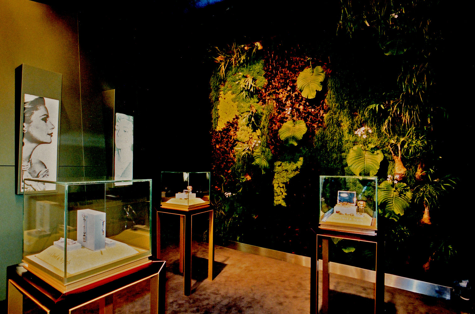 Van Cleef et Arpels, exposition SIHH, Genève Vertical Garden Patrick